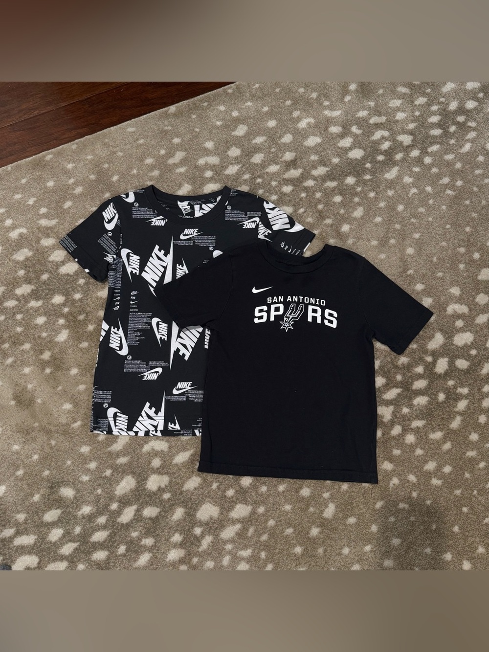 Bundle (2) Boys San Antonio Spurs Black Graphic Tee/Nike Tee. Size 5/6